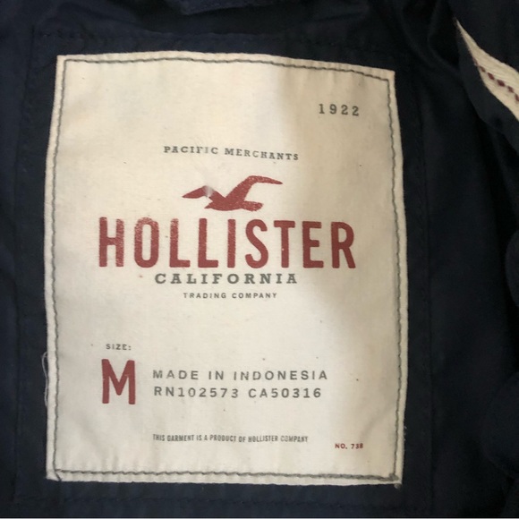 Hollister Women’s Puffer Jacket Size Medium - Picture 4 of 7